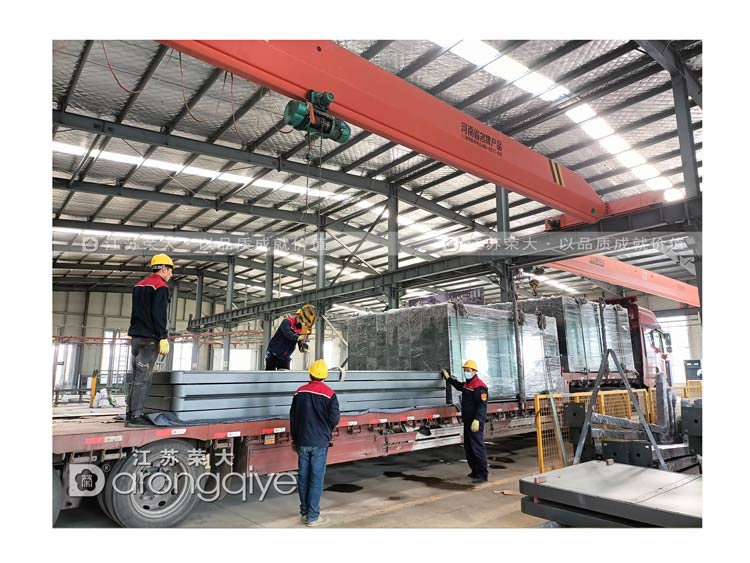 榮大供應(yīng)河南鄭州公交候車亭發(fā)貨案例配圖一